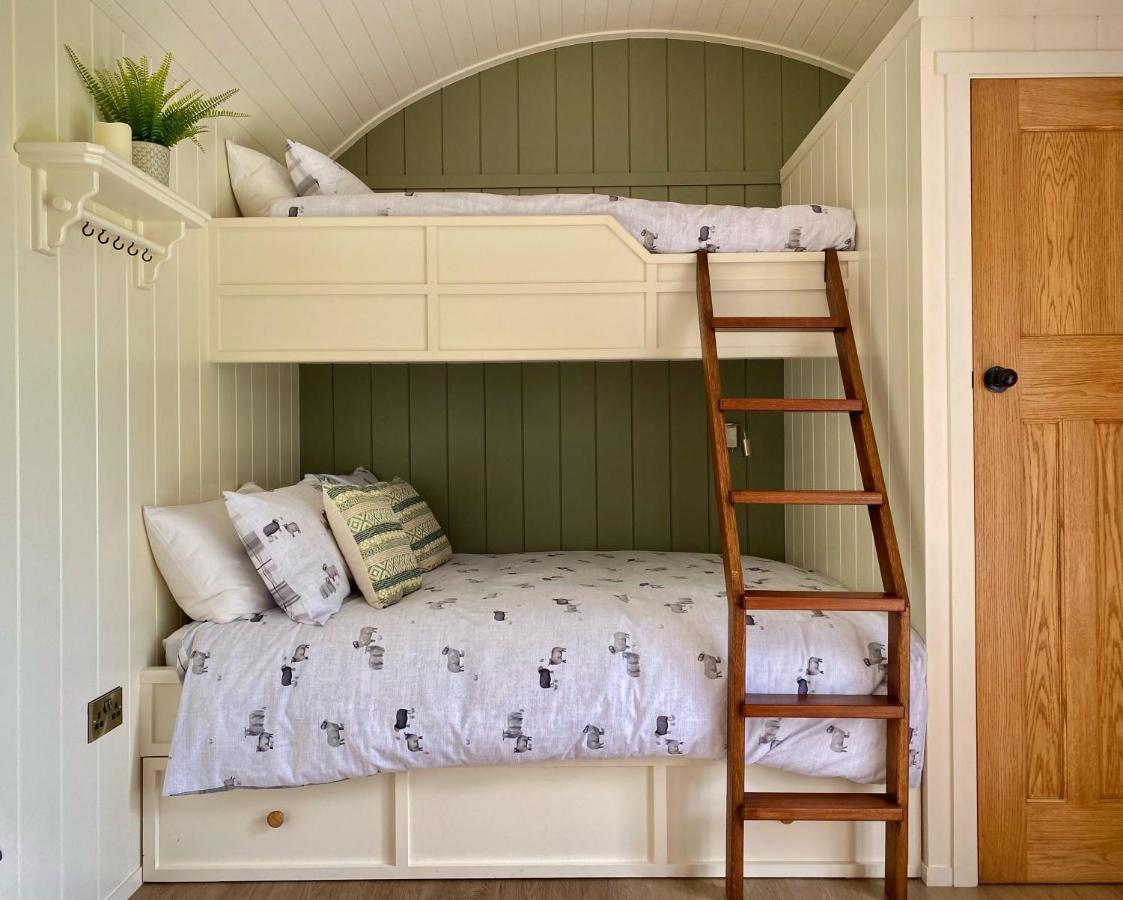 Bailey's Hideaway Lodge