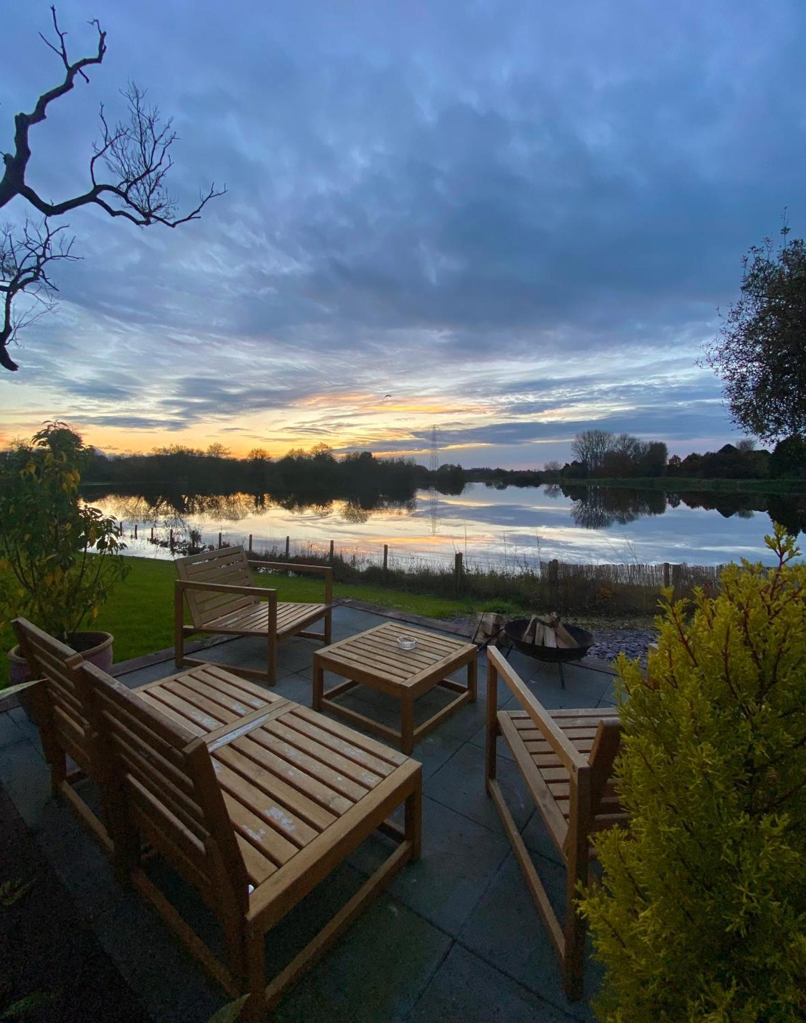 Bailey's Hideaway Lodge Portadown